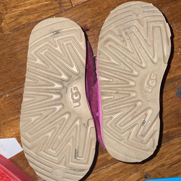 Pink uggs!! - Picture 5 of 5